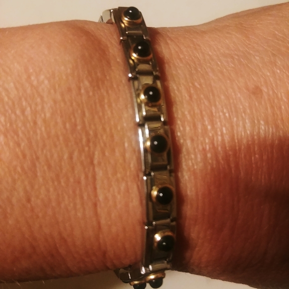 Manuel Zed Goldtone Circle Cabochon Onyx Stainless Steel  Flexi-link Bracelet - Picture 2 of 5